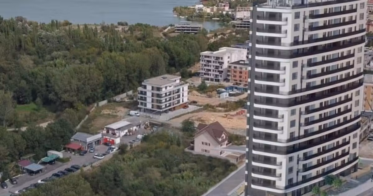 Apartament de vânzare cu 3 camere în zona Tomis Nord, Constanța