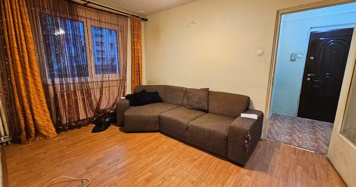 Apartament de vânzare cu 2 camere în zona Florilor, Brașov