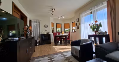 Casă Livezeni