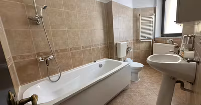 Spațiu comercial Schei