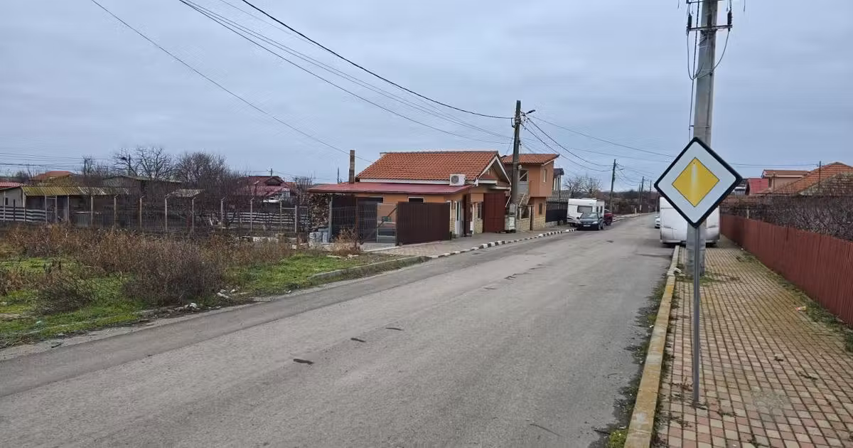 Teren Construcții intravilan de vânzare de 600 mp, în Tuzla