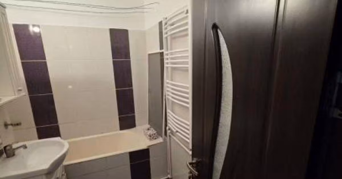 Apartament de vânzare cu 2 camere în zona Tomis III, Constanța