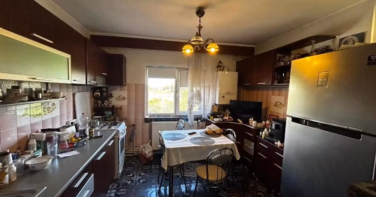 Apartament de vânzare cu 3 camere în zona Tomis Nord, Constanța