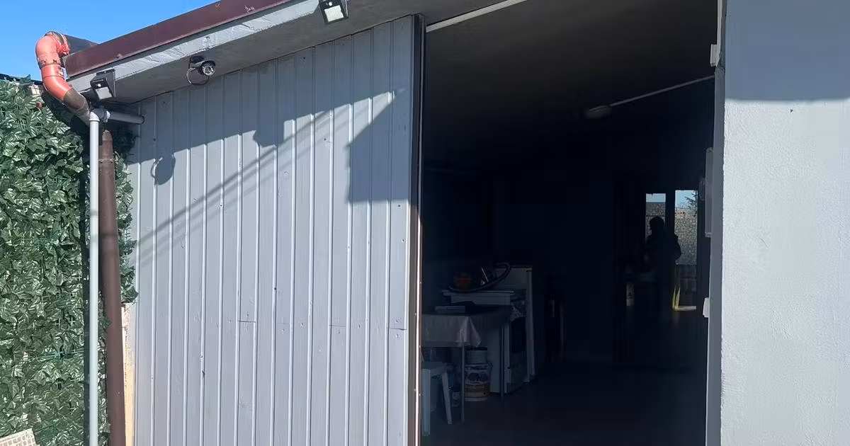 Casă de vânzare cu 5 camere, mobilată în Ovidiu