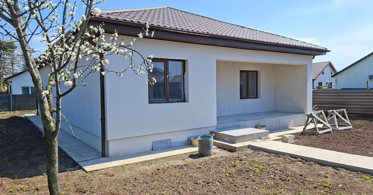 Casă individuală de vânzare cu 4 camere în Cumpăna
