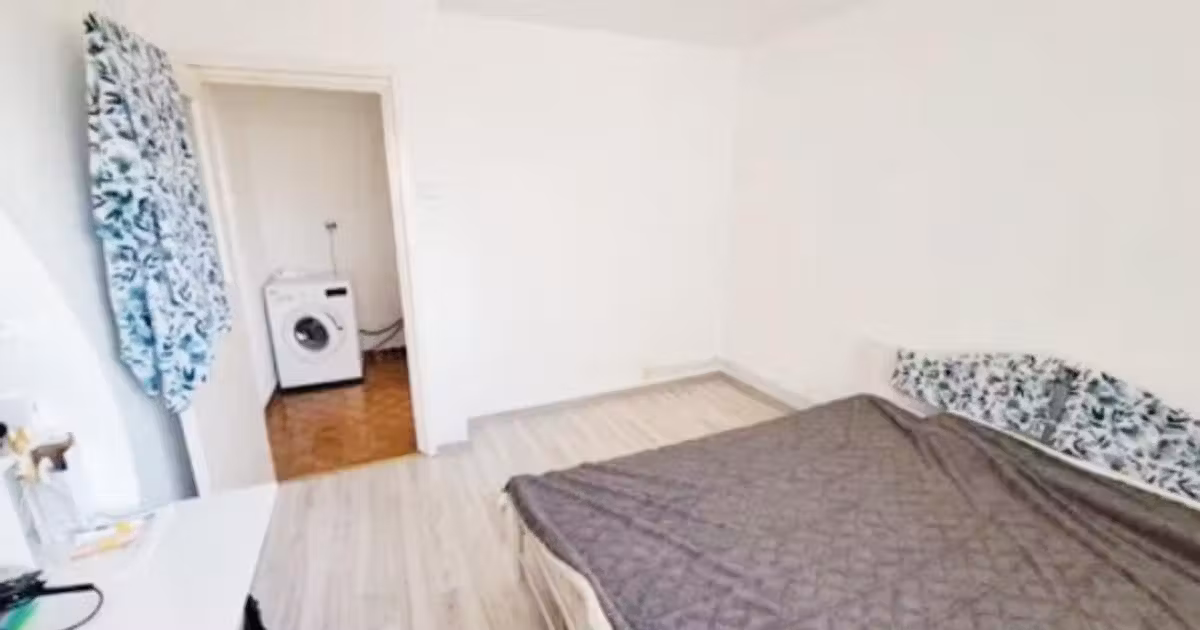 Apartament de vânzare cu 3 camere în zona Casa de Cultură, Constanța