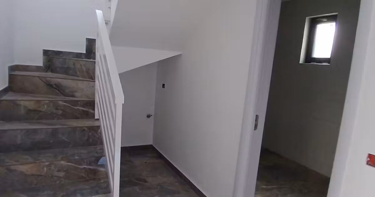 Casă de vânzare cu 3 camere în Năvodari
