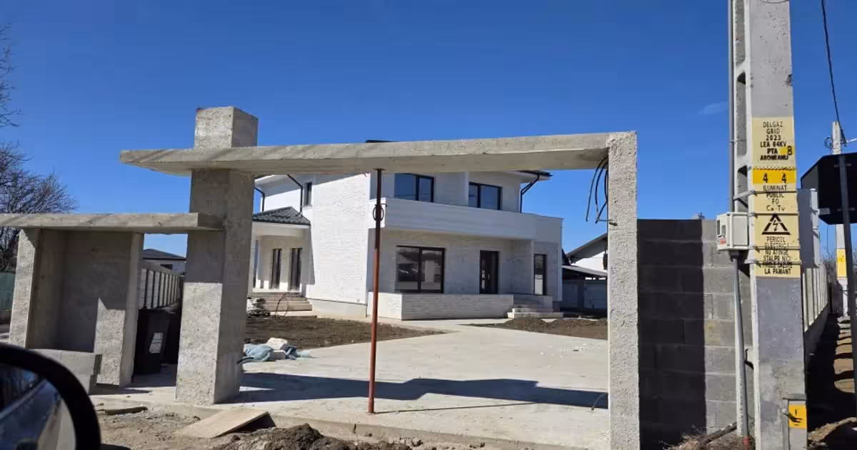 Casă individuală de vânzare cu 6 camere, mobilată în Aroneanu