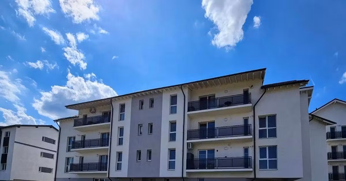 Apartament de vânzare cu 3 camere în Șelimbăr