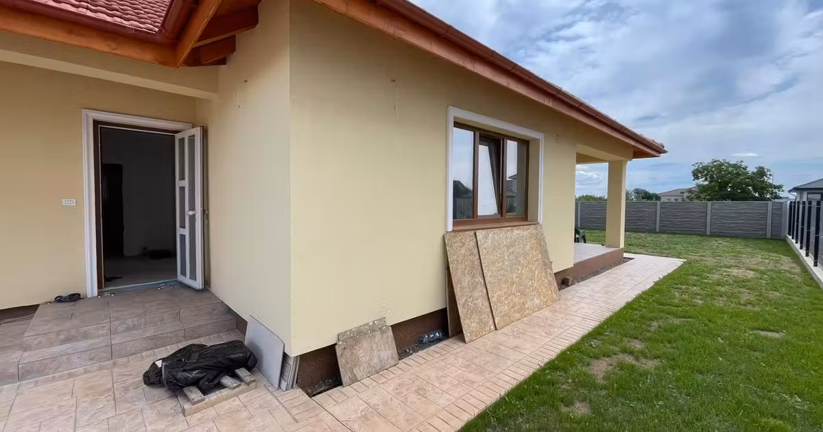 Casă individuală de vânzare cu 3 camere în Ghiroda