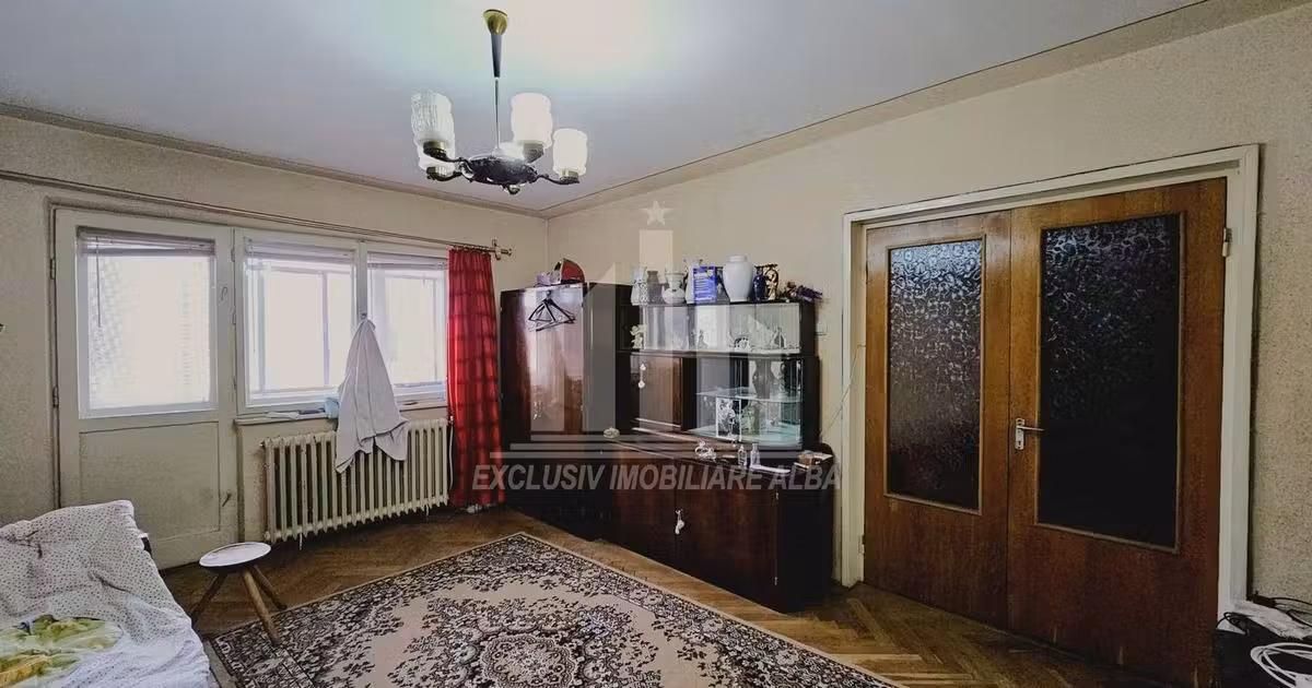 Apartament de vânzare cu 3 camere în zona Cetate, Alba Iulia