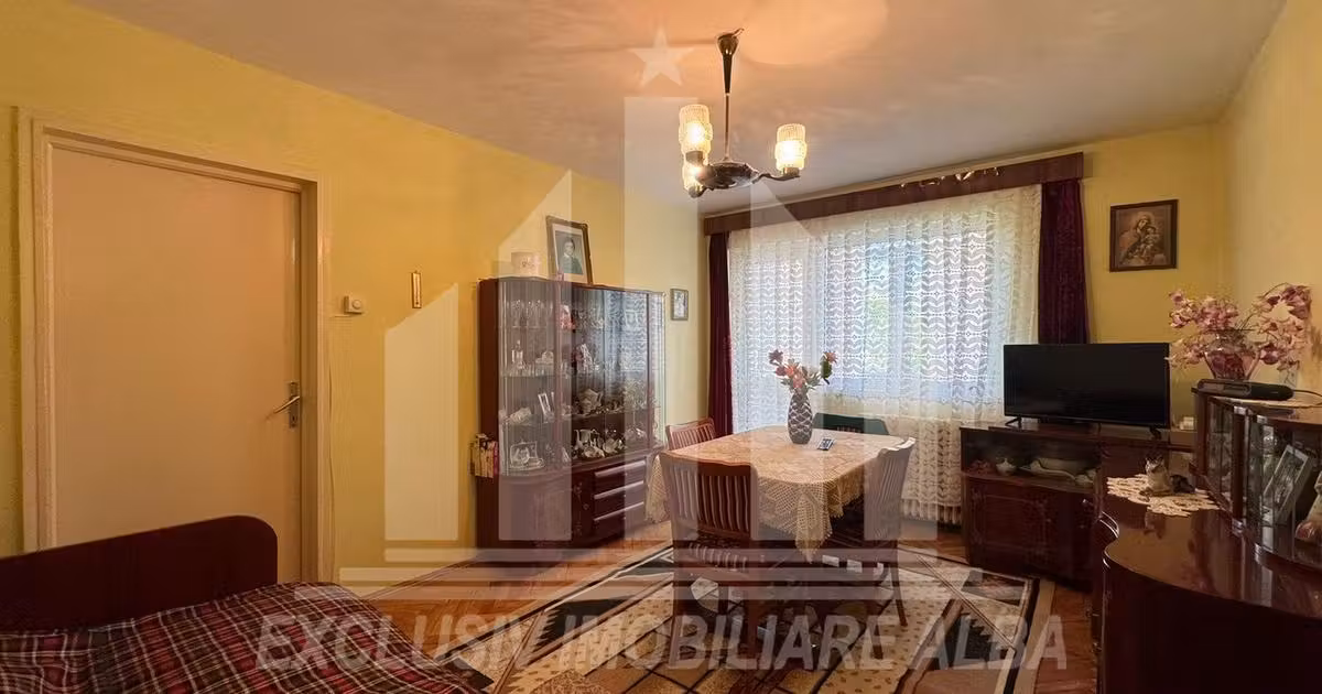 Apartament de vânzare cu 2 camere, mobilat în zona Cetate, Alba Iulia
