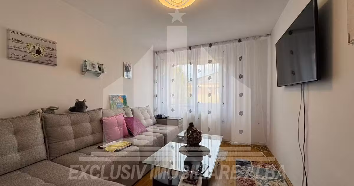 Apartament de vânzare cu 2 camere, mobilat în zona Cetate, Alba Iulia