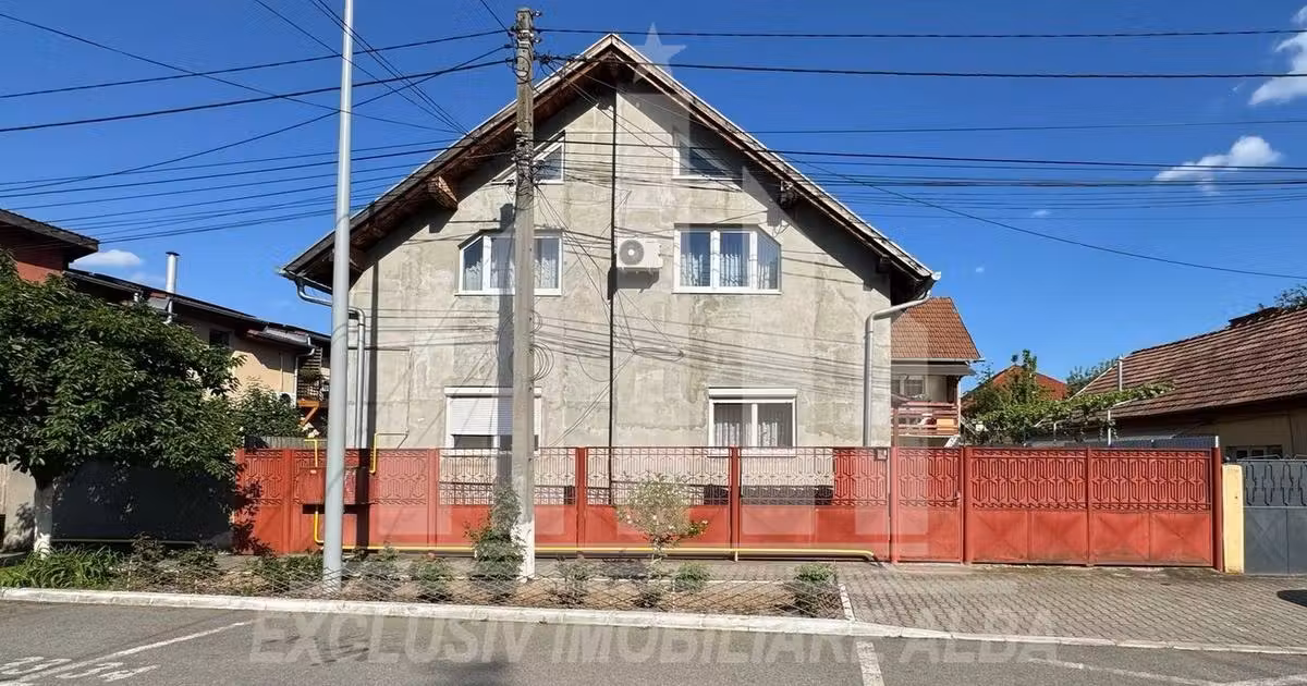 Casă individuală de vânzare cu 8 camere, mobilată în zona Maier, Alba Iulia