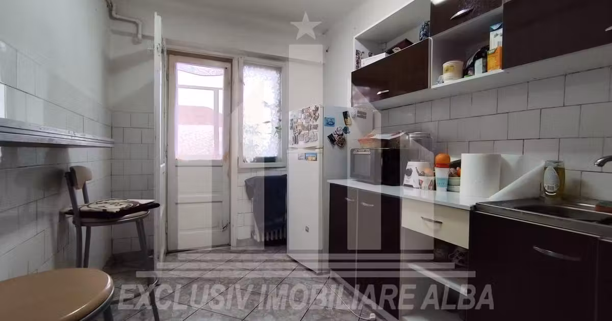 Apartament de vânzare cu 4 camere, mobilat în zona Cetate, Alba Iulia