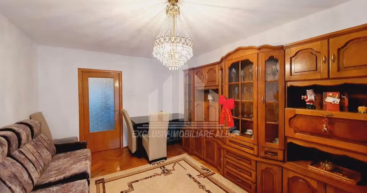 Apartament de vânzare cu 5 camere în zona Cetate, Alba Iulia