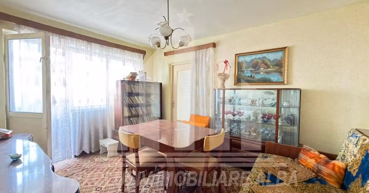 Apartament de vânzare cu 4 camere în zona Cetate, Alba Iulia