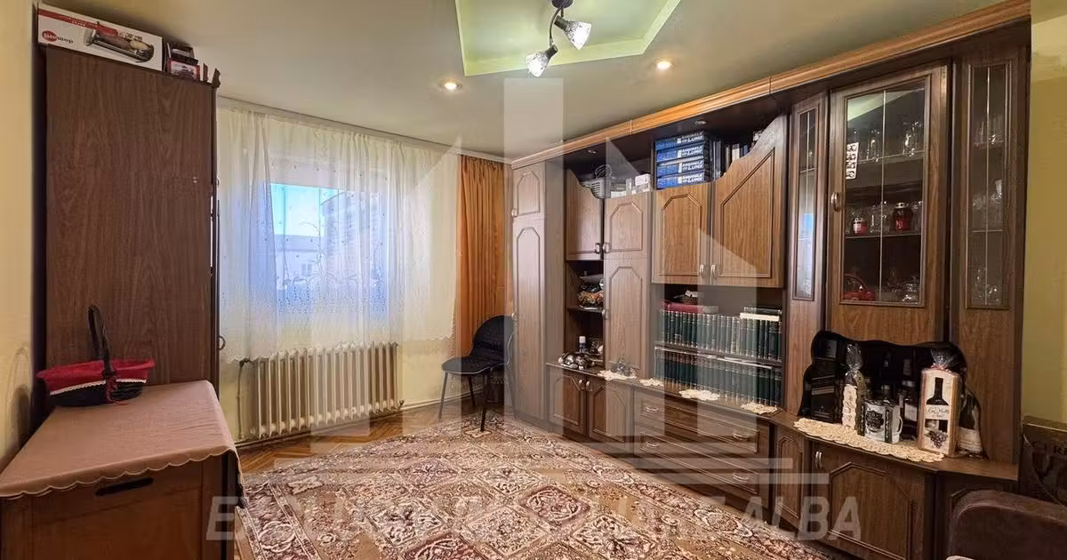 Apartament de vânzare cu 3 camere, mobilat în zona Cetate, Alba Iulia