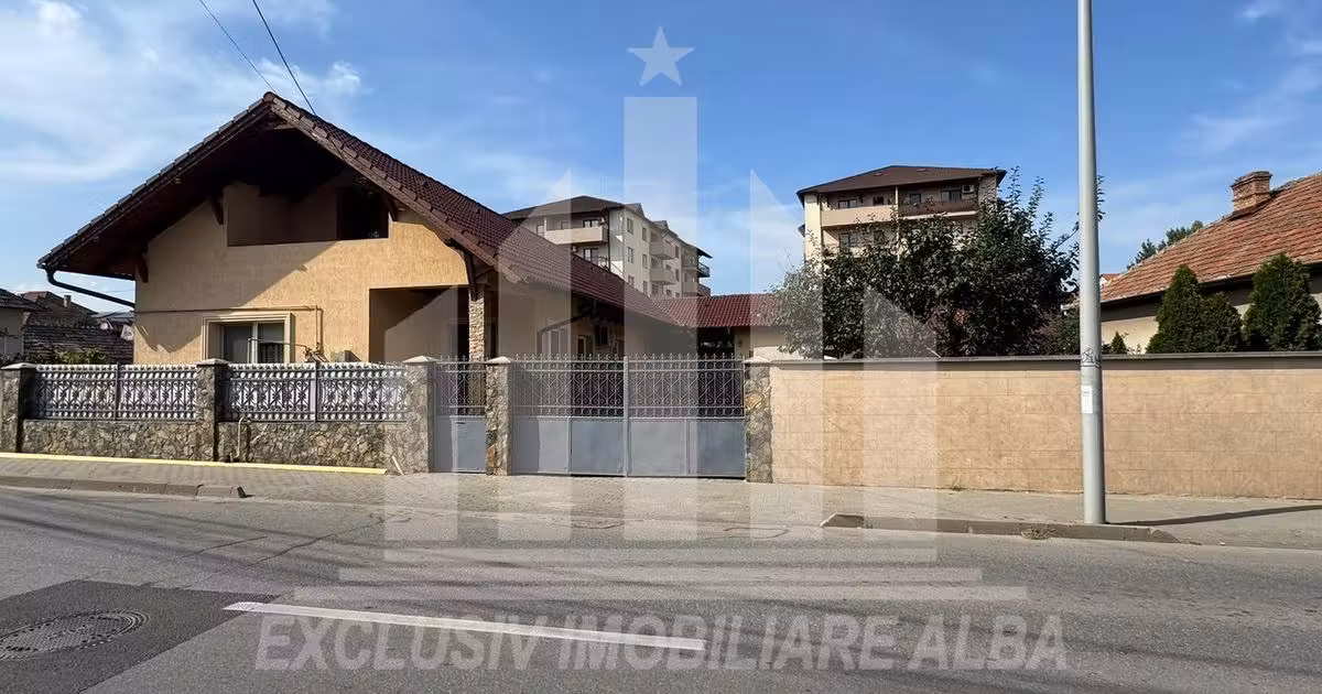 Casă individuală de vânzare cu 4 camere, mobilată în zona Central, Alba Iulia