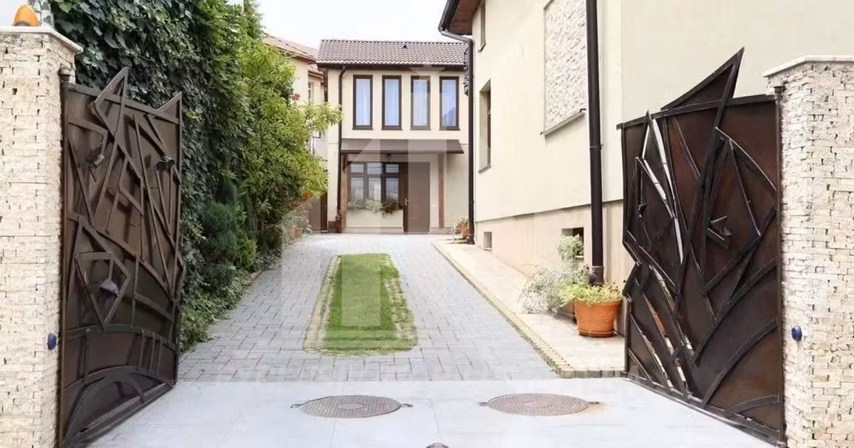 Casă individuală de vânzare cu 12 camere, mobilată în zona Cetate, Alba Iulia