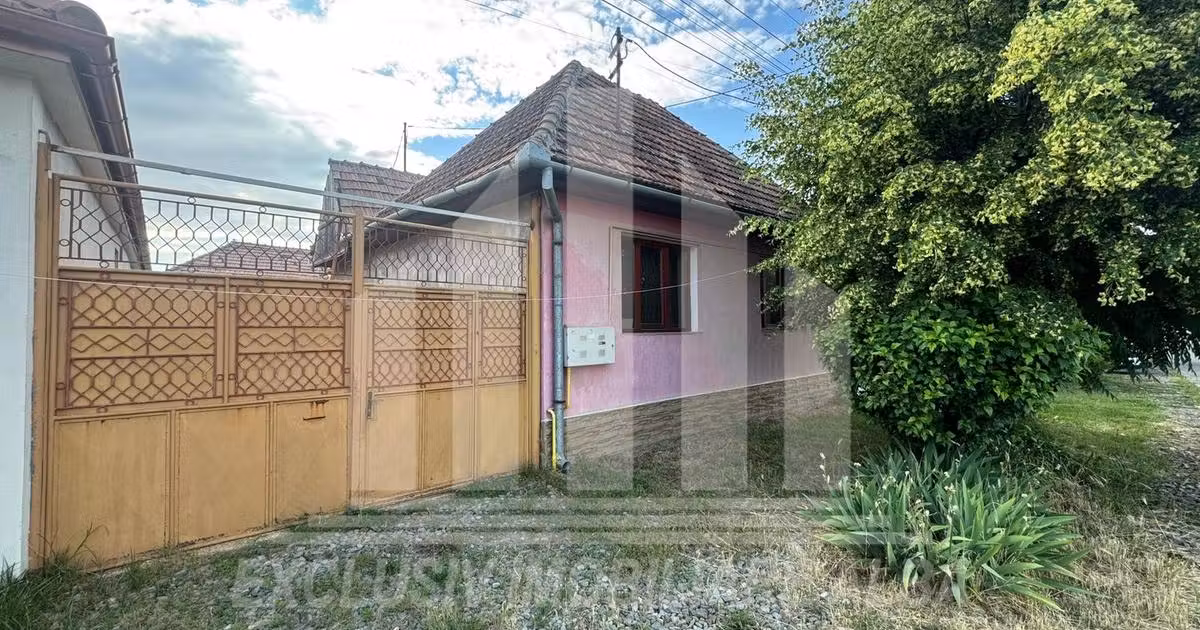 Casă individuală de vânzare cu 4 camere, mobilată în Petrești