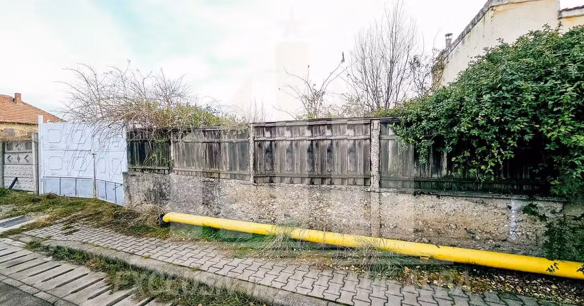 Teren Construcții intravilan de vânzare de 700 mp, în Oarda