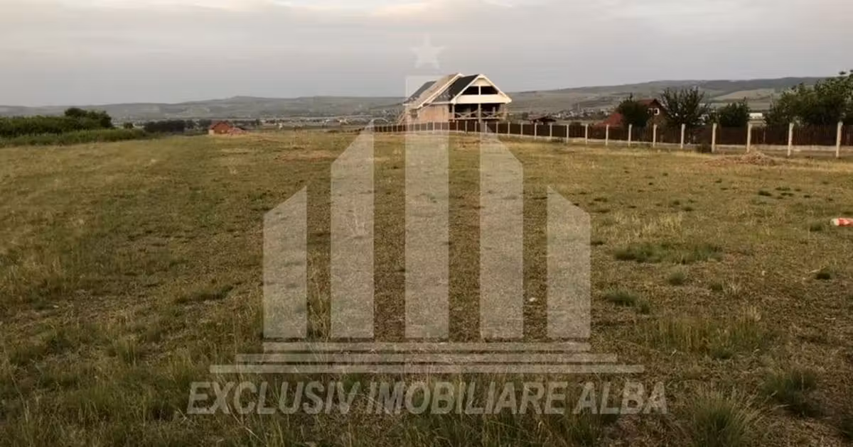 Teren intravilan de vânzare de 7580 mp, în Pâclișa