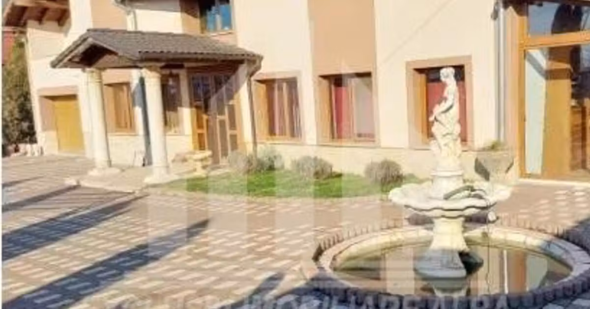 Casă individuală de vânzare cu 5 camere, mobilată în Oarda