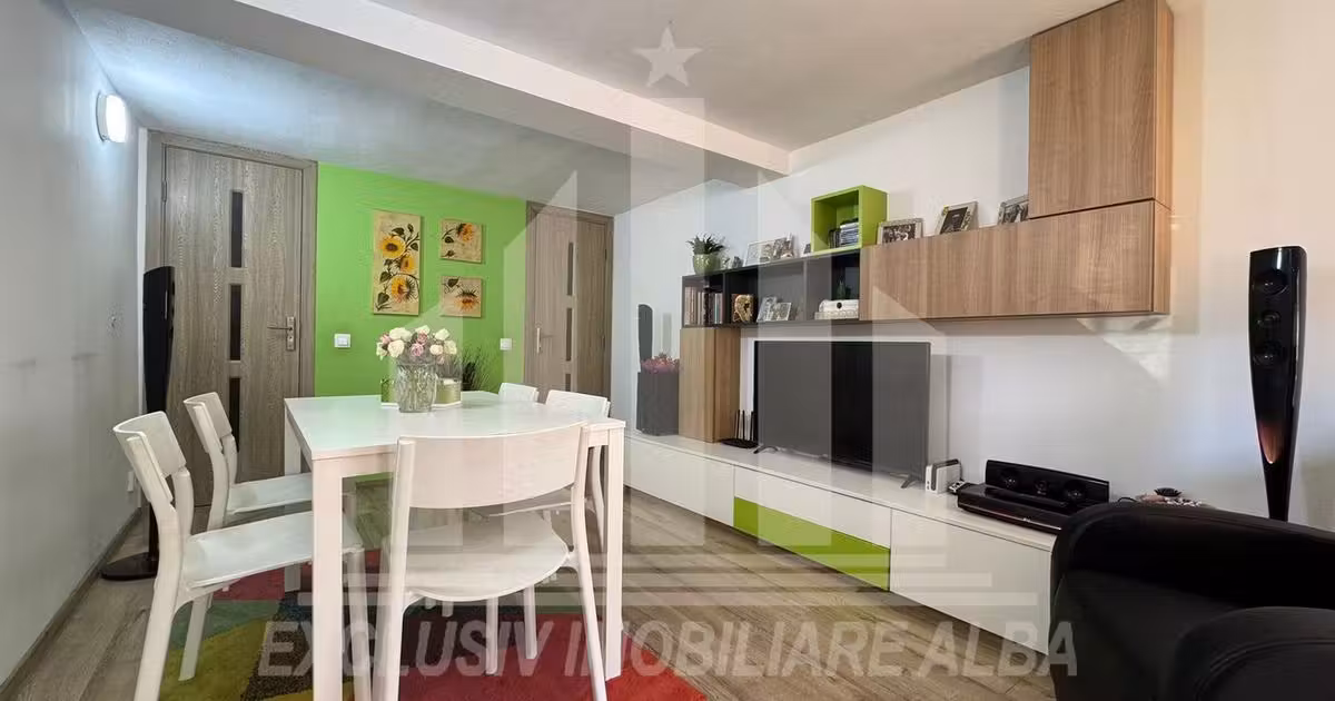 Apartament de vânzare cu 3 camere, mobilat în Micești