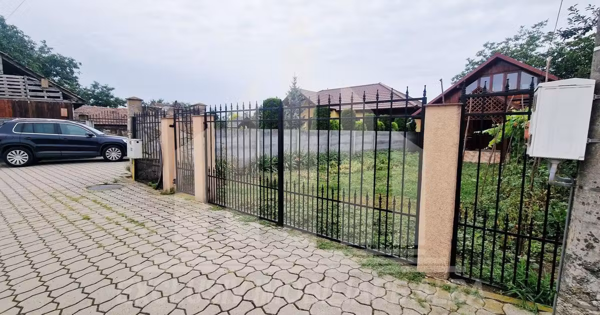 Casă individuală de vânzare cu 4 camere, mobilată în Bărăbanț