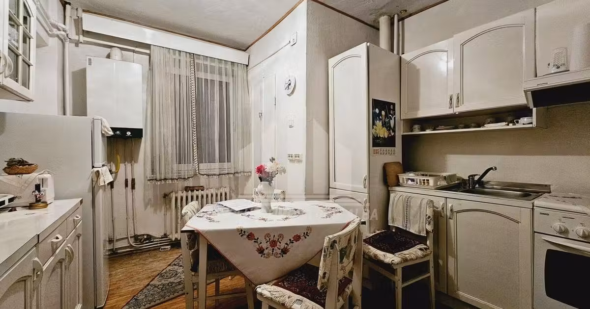Apartament de vânzare cu 3 camere, mobilat în zona Ampoi 2, Alba Iulia
