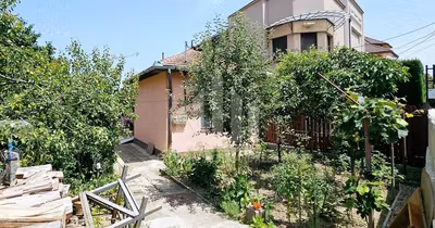 Casă Central