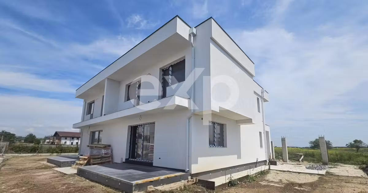 Duplex de vânzare cu 4 camere în 1 Decembrie