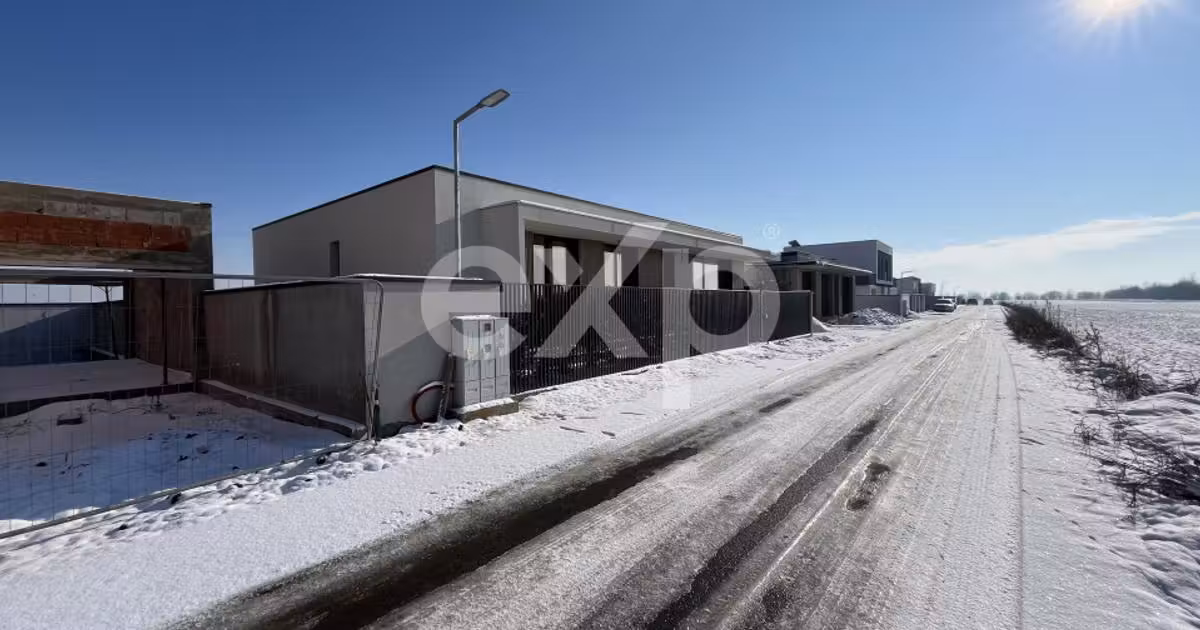 Casă individuală de vânzare cu 4 camere în Balotești