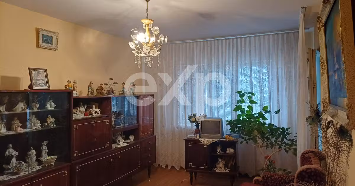 Apartament de vânzare cu 3 camere, mobilat în Mioveni