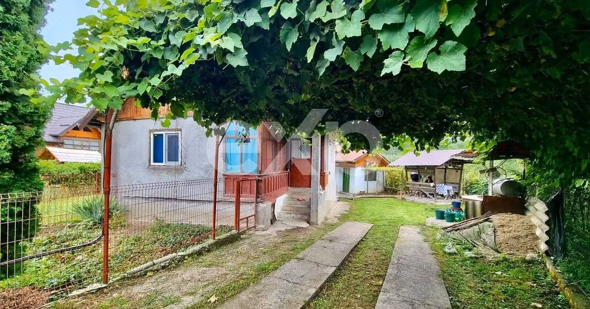 Casă individuală de vânzare cu 3 camere în Nucșoara