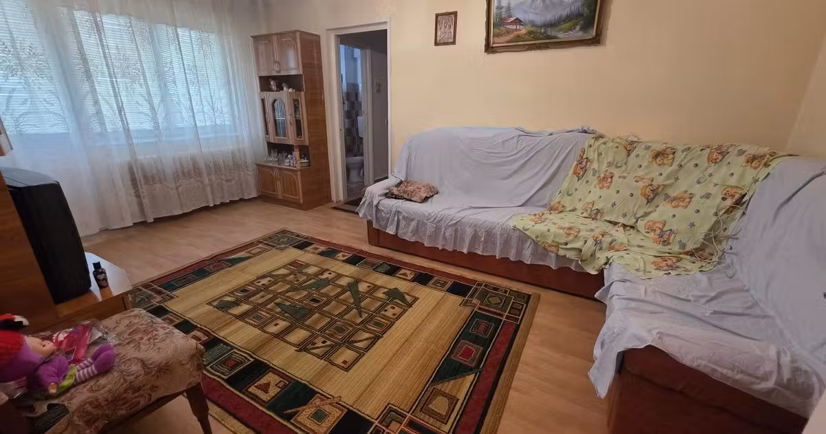 Apartament de vânzare cu 3 camere în zona Viziru 1, Brăila