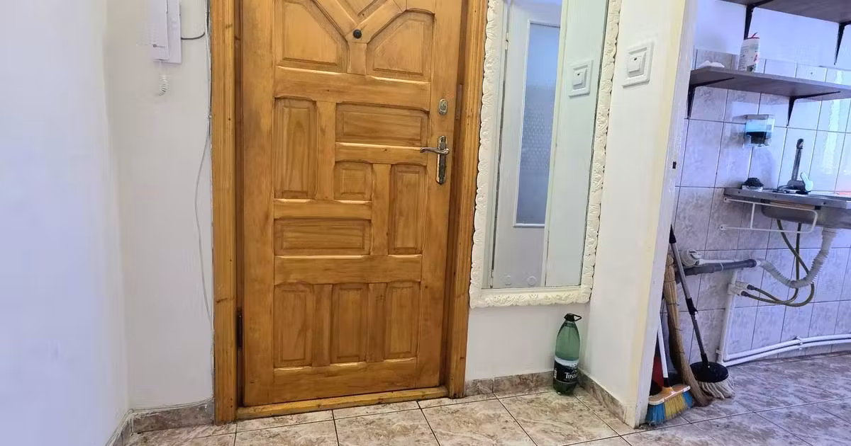 Apartament de vânzare cu 2 camere în zona Apollo, Brăila