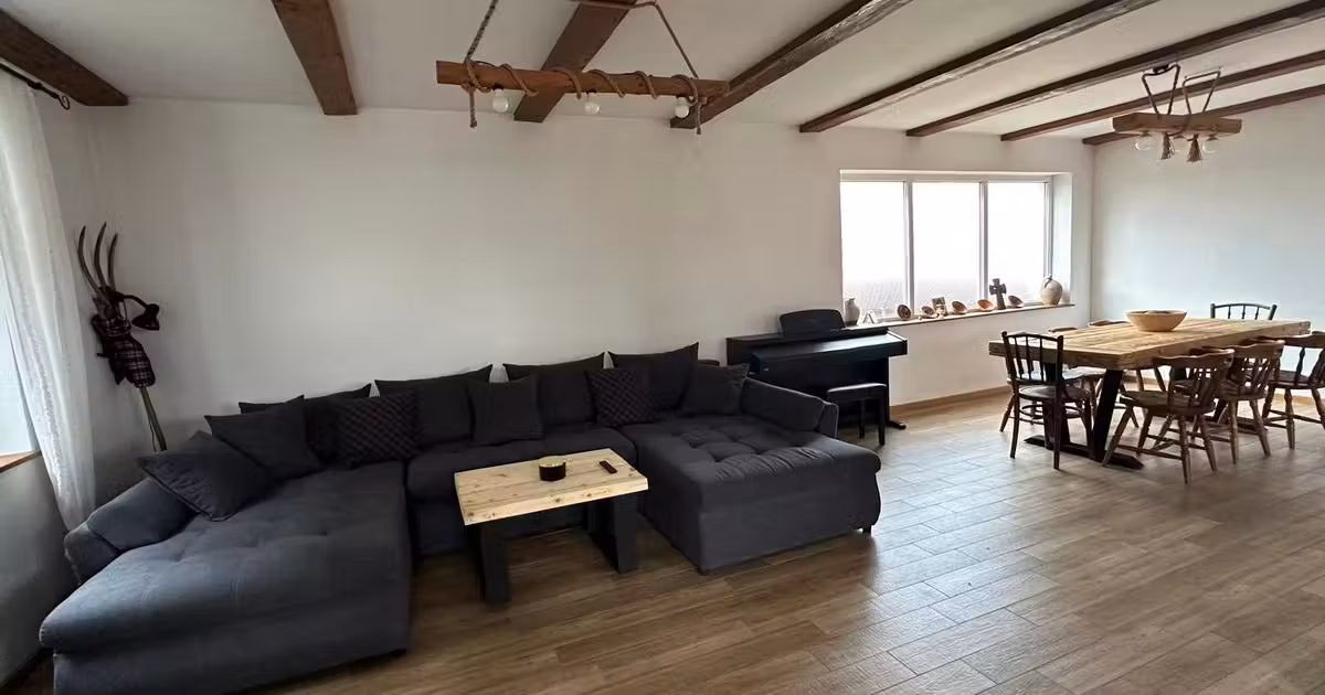 Casă individuală de vânzare cu 5 camere, mobilată în Sadu