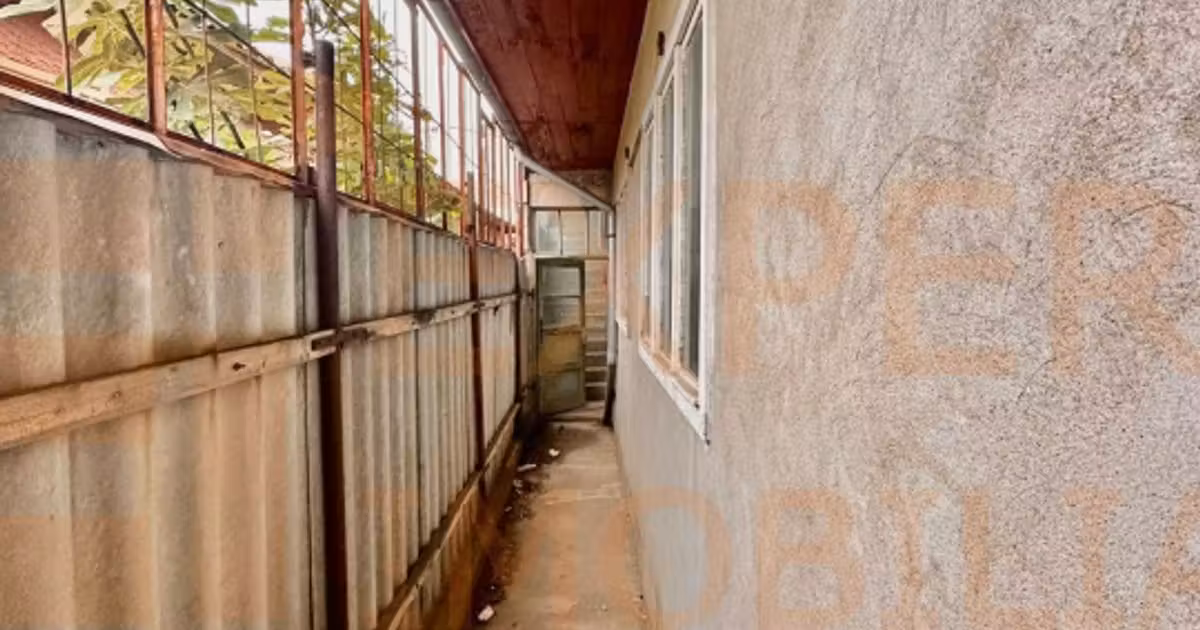 Casă individuală de vânzare cu 4 camere în zona Km 5, Constanța