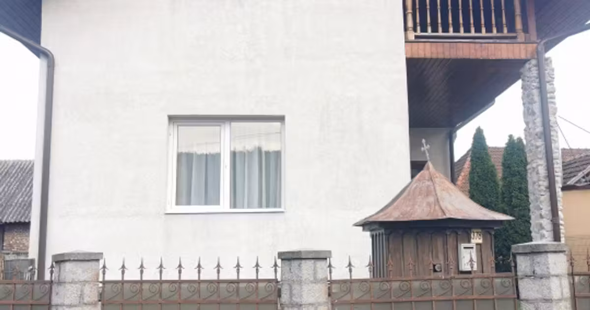 Casă individuală de vânzare cu 4 camere în Valea Drăganului