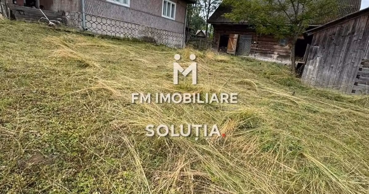 Casă individuală de vânzare cu 3 camere în Moisei