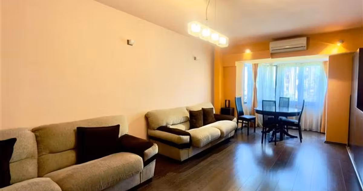 Apartament de vânzare cu 3 camere, mobilat în zona Păcurari, Iași