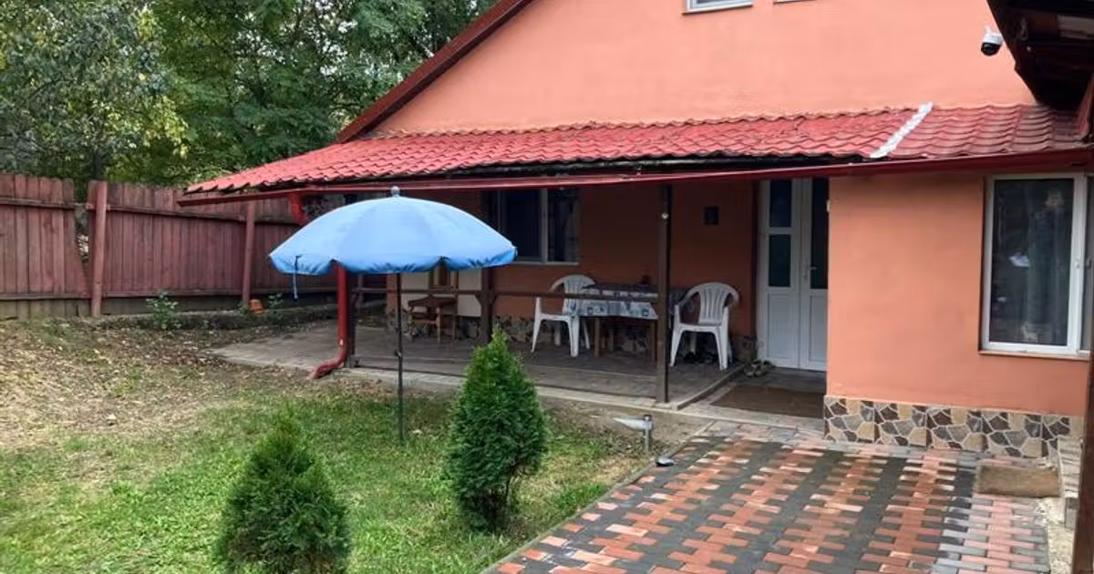 Casă de vânzare cu 5 camere în Popricani