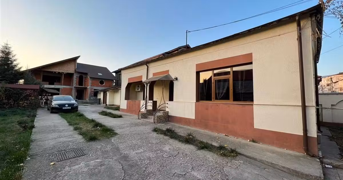 Casă individuală de vânzare cu 4 camere în zona Obor, Focșani