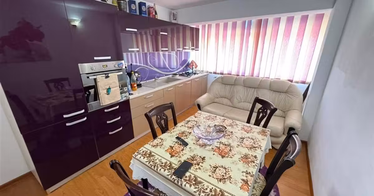 Apartament de vânzare cu 3 camere, mobilat în zona Sud, Focșani