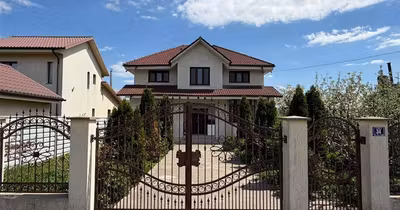 Casă Petrești