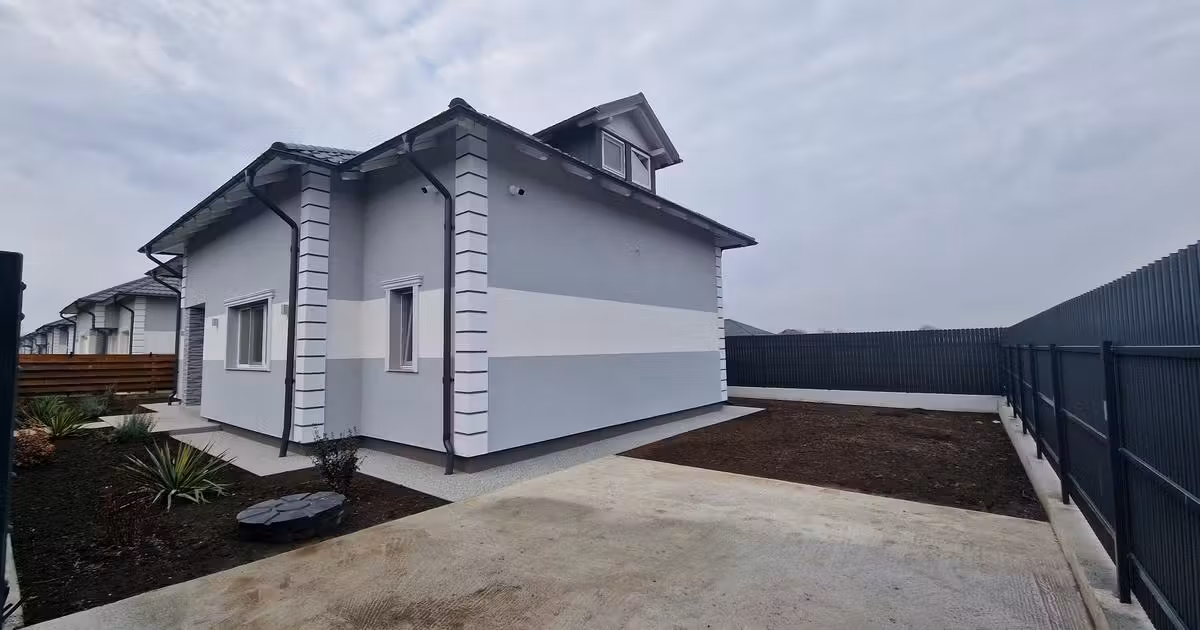 Casă individuală de vânzare cu 4 camere în Holboca