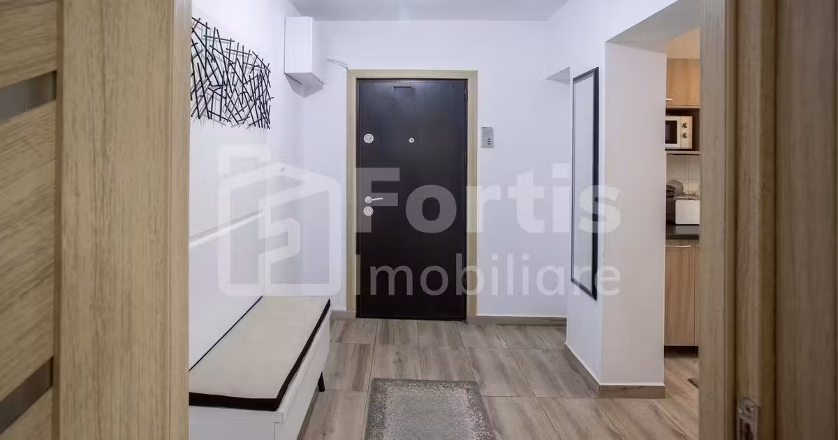 Apartament de vânzare cu 2 camere, mobilat în zona Rogerius, Oradea