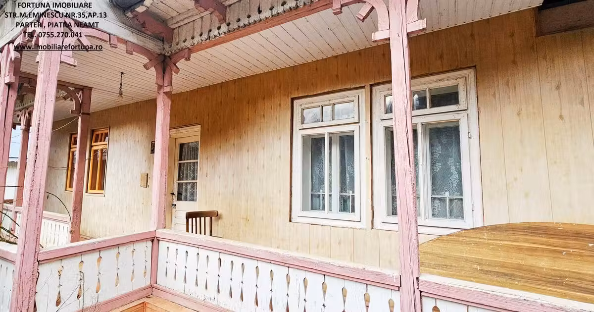 Casă de vânzare cu 3 camere în zona Vest, Piatra-Neamț